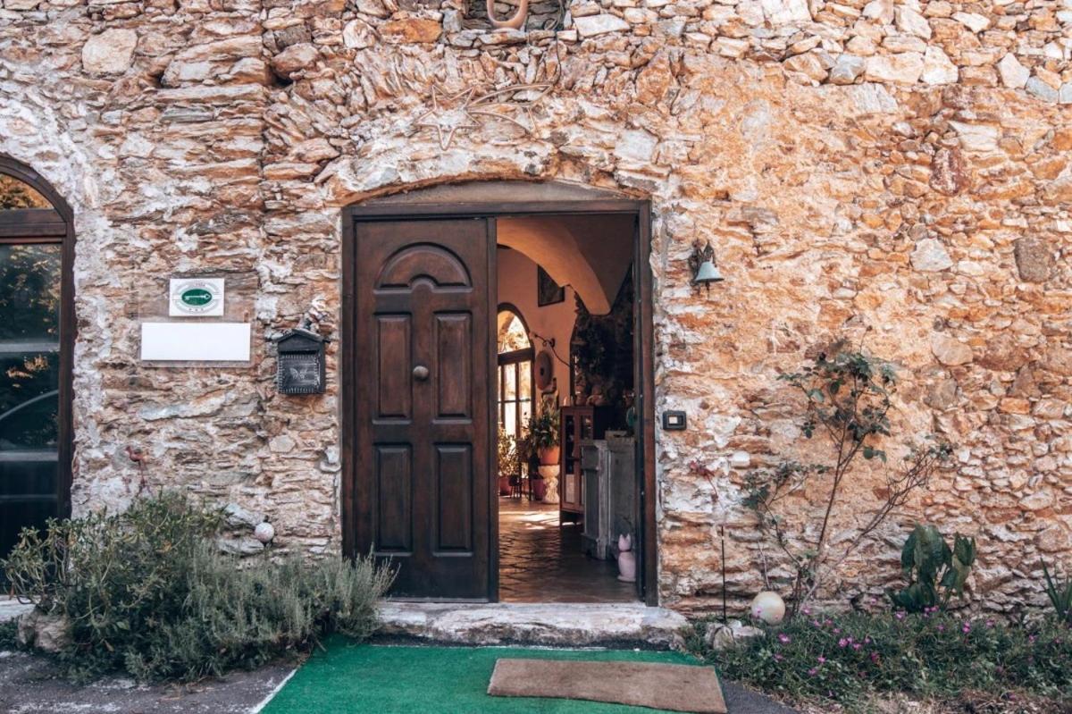 Le Petit Chateau Vezzi Portio Esterno foto